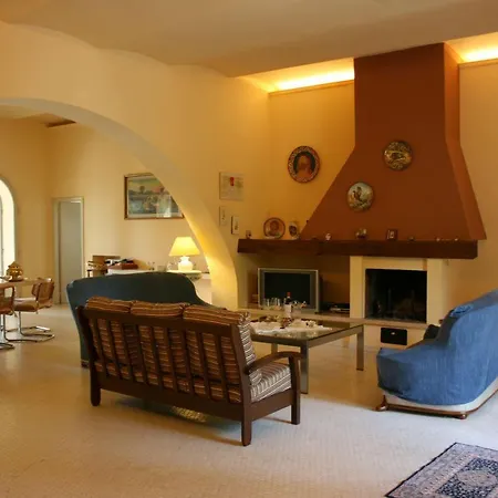Porto Sleeps 16 Pool Wifi * Dolciano